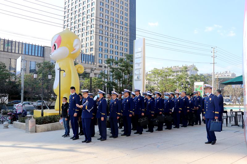 天元廣場(chǎng)成典范  消防支隊(duì)來(lái)觀摩